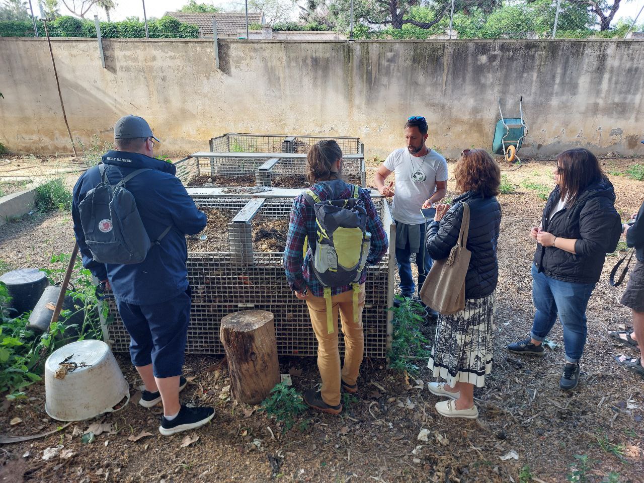 Implementació de compostatge comunitari en zones urbanes